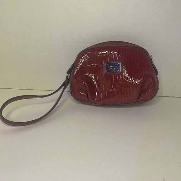 Liz Claiborne wristlet - Picture 1 of 4